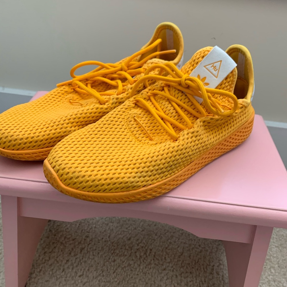 Adidas Hu sneakers